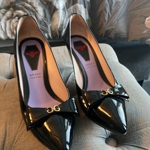 Gucci kitten pumps